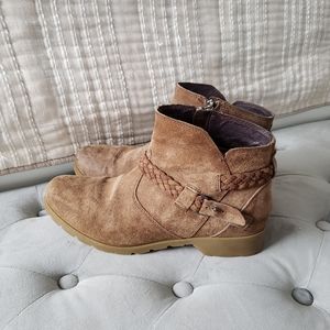 Teva Suede Ankle Boot 8.5